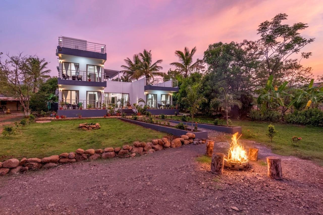 Saffronstays Lakeview Nivara - Farm With Private Pool Near
