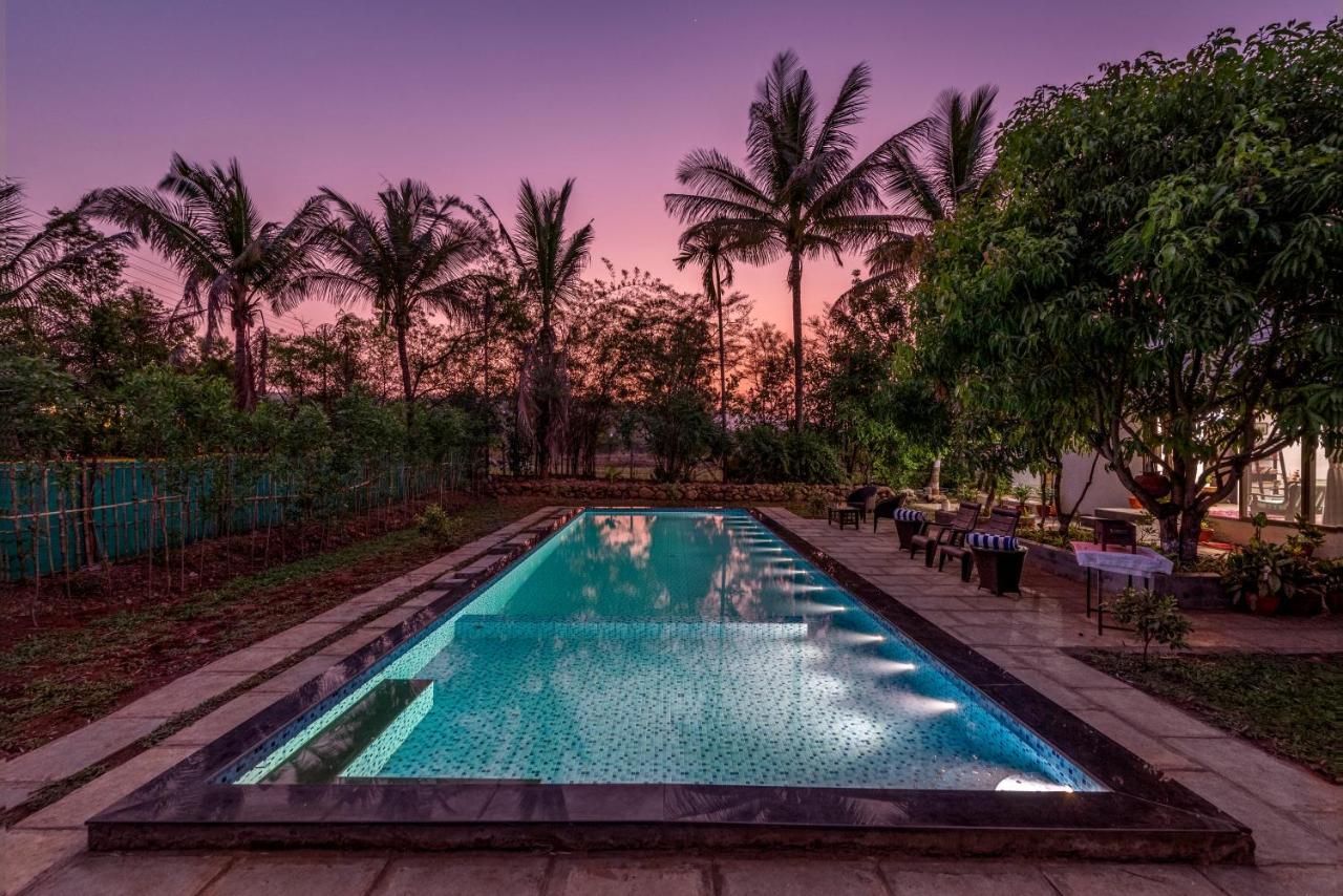 Holiday home Saffronstays Lakeview Nivara - Farm With Private Pool Near