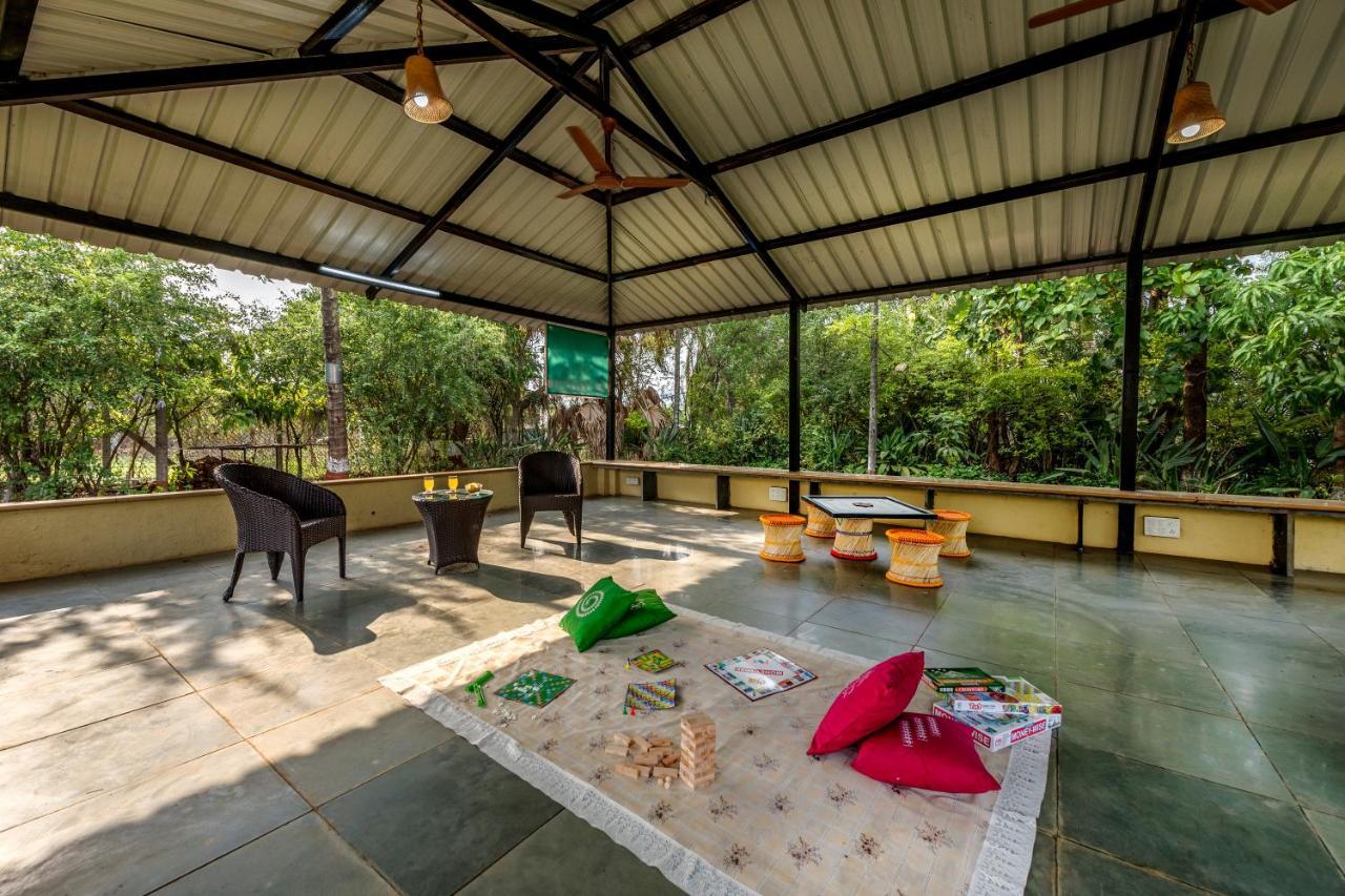 Holiday home Saffronstays Lakeview Nivara - Farm With Private Pool Near *