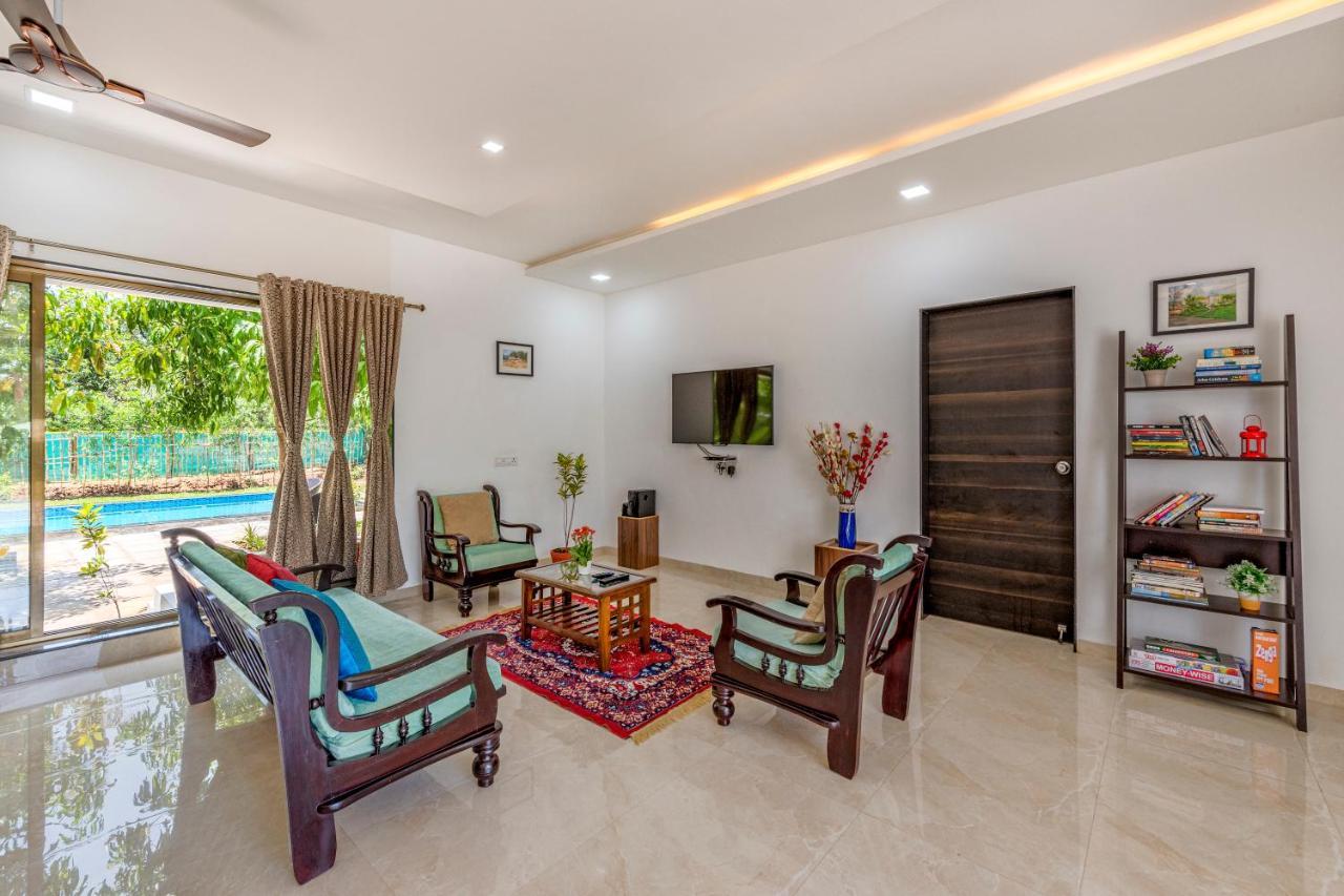 Holiday home Saffronstays Lakeview Nivara - Farm With Private Pool Near