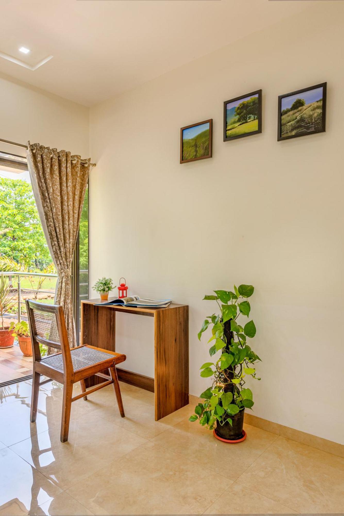 Saffronstays Lakeview Nivara - Farm With Private Pool Near Holiday home