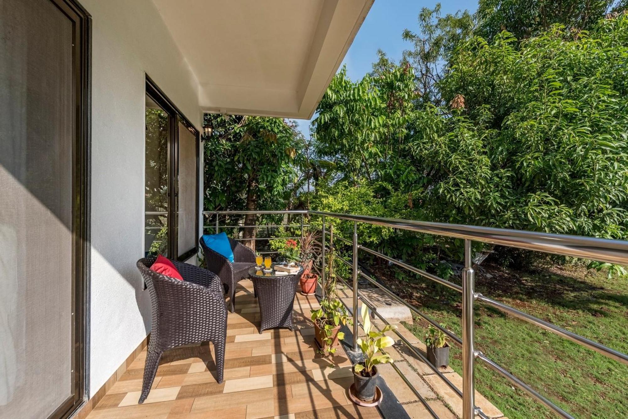 Saffronstays Lakeview Nivara - Farm With Private Pool Near *