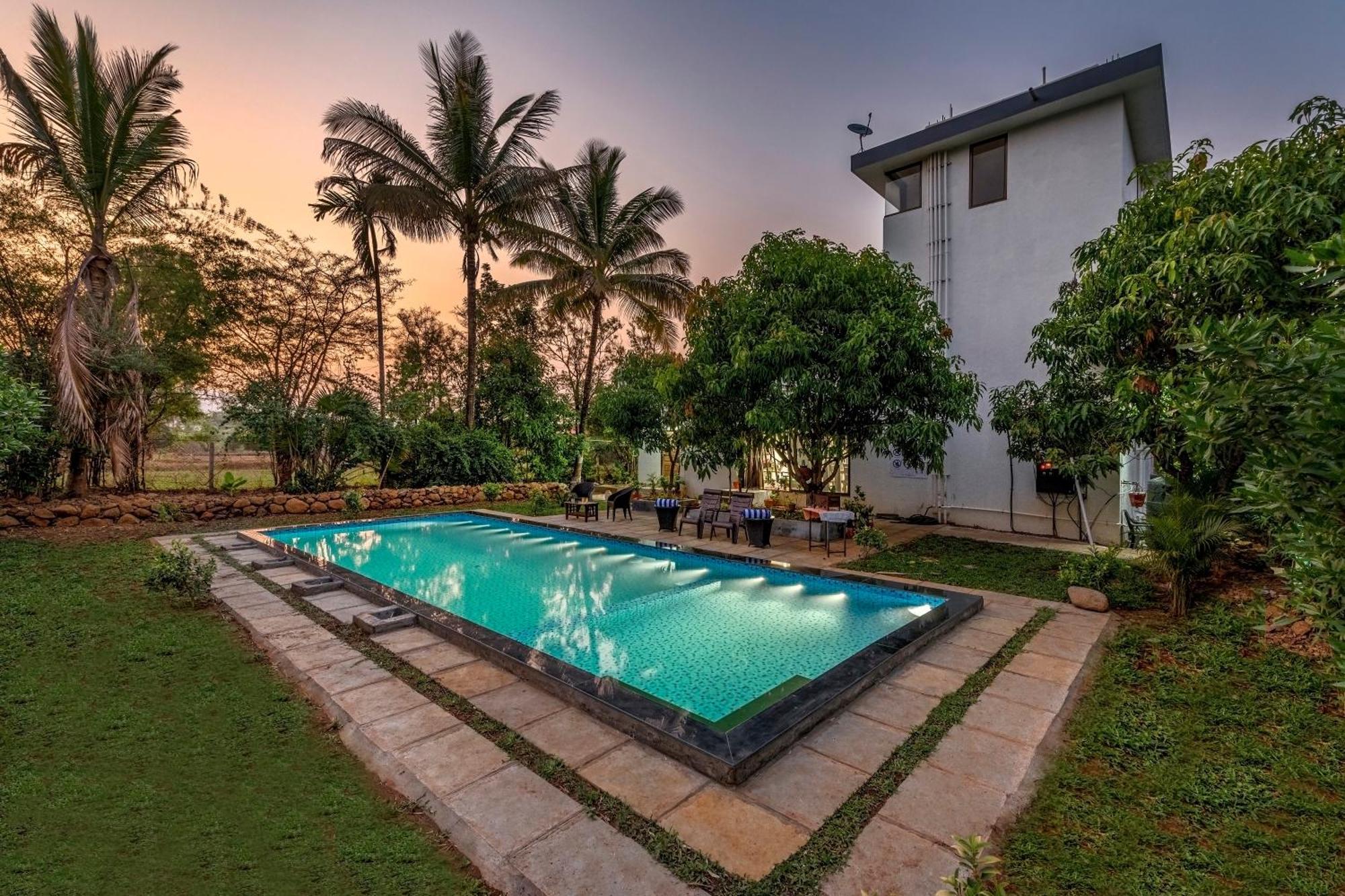 Saffronstays Lakeview Nivara - Farm With Private Pool Near Holiday home Pune