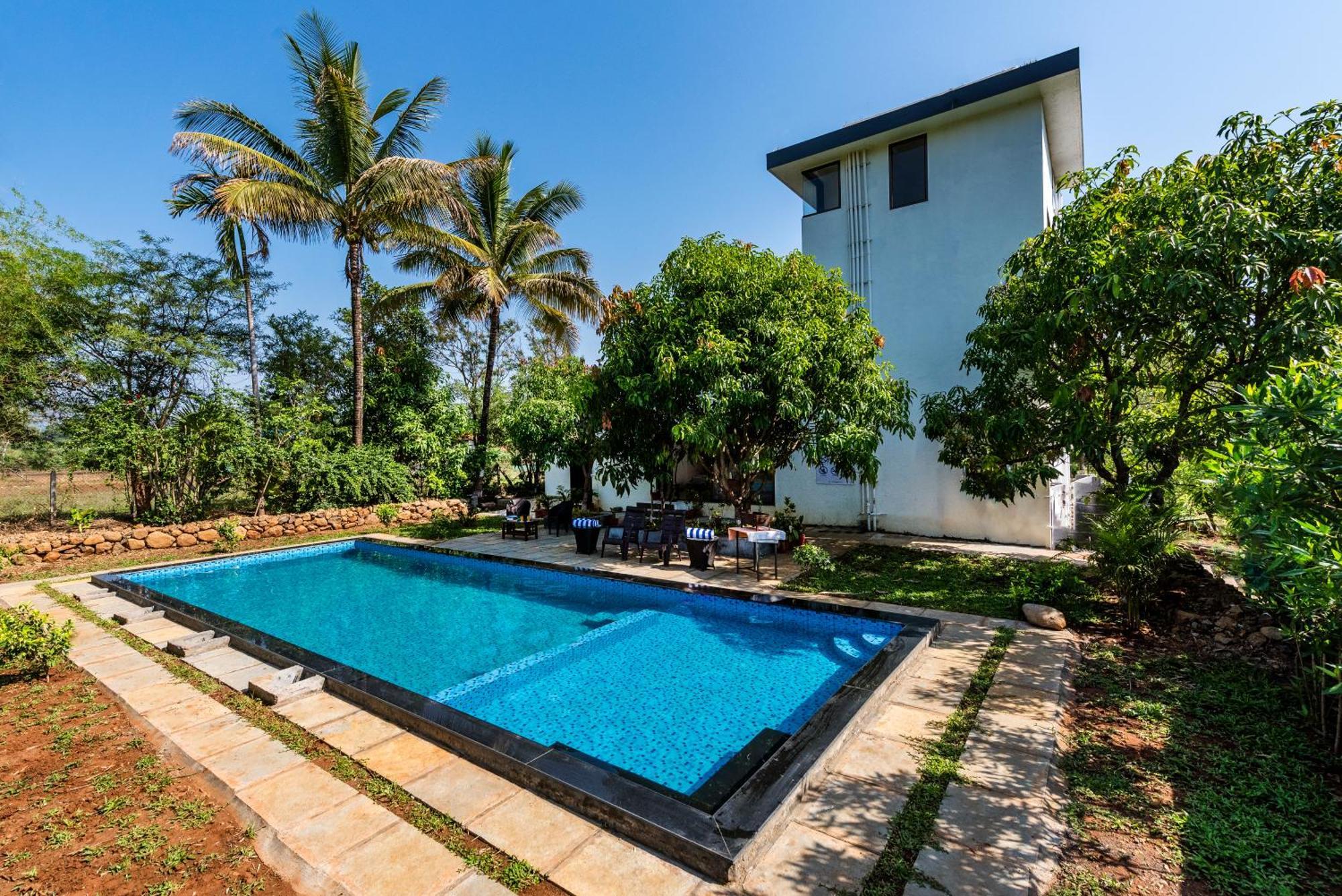 Holiday home Saffronstays Lakeview Nivara - Farm With Private Pool Near Pune
